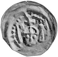 brakteat ratajski bity przed 1250 r.; Głowa na wprost, nad nią krzyż, z lewej proporzec, z prawej ..