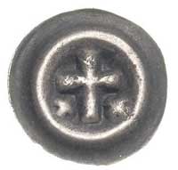 brakteat; Duży krzyż łaciński, u podstawy dwa małe krzyżyki greckie, Waschinski 158a, 0.16 g, patyna