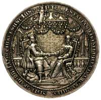medal zaślubinowy Władysława IV z Marią Ludwiką Mantuańską 1646 r., Aw: Łoże królewskie, przed nim..