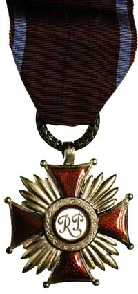 Srebrny Krzyż Zasługi RP, wraz z legitymacją nadany Annie Burakiewicz 22 lipca 1950 roku, srebro, ..