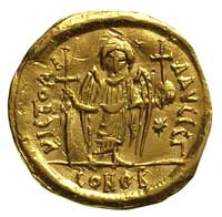 Justynian I 527-565, solidus 542/565, Konstantynopol, oficyna G, Aw: Popiersie w hełmie na wprost ..