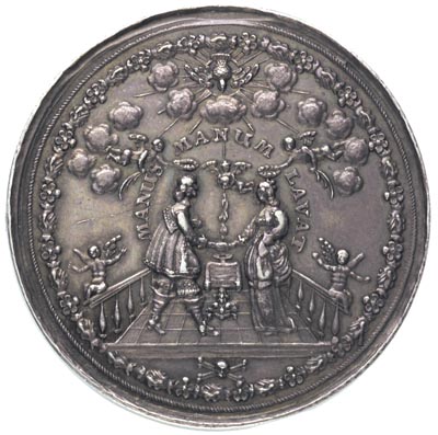 medal zaślubinowy autorstwa Sebastiana Dadlera, ok. 1629 r., Aw: W wieńcu para młodych ściskająca dłonie, wokół napis MANUS MANUM LAVAT, Rw: Amor ze strzałą w ręku dosiadajacy lwa, napis w półkolu AMOR VINCIT OMNIA, srebro 28.29 g, 43 mm, Więcek 51, pięknie zachowany okazowy egzemplarz