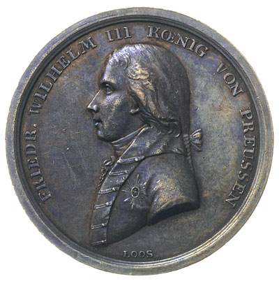 medal 1798 autorstwa Loos’a wybity z okazji hołdu w Berlinie Aw: Popiersie króla pruskiego w lewo i napis FRIEDR WILHELM III KOENIG VON PREUSSEN, Rw: Postument na nim sztandar, miecz, berło, ul, księga i wieniec, poniżej w odcinku  HULDIGUNG / 1798, wokoło napis DEN TREUEN SCHUTZ UND LIEBE, srebro 9.49 g, 30 mm, Sommer A 65, ciemna patyna