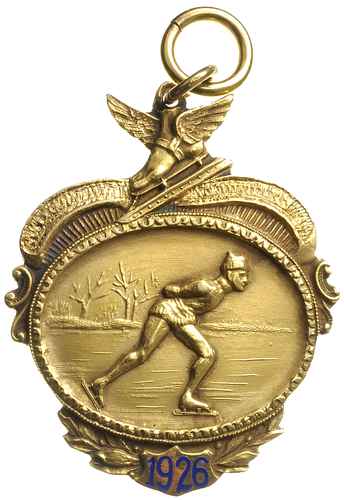 żeton nagrodowy za bieg na łyżwach dla C H Poleżajewa, Harbin, 1926 r., złoto niskiej próby 16.58 g, 45 x 36 mm