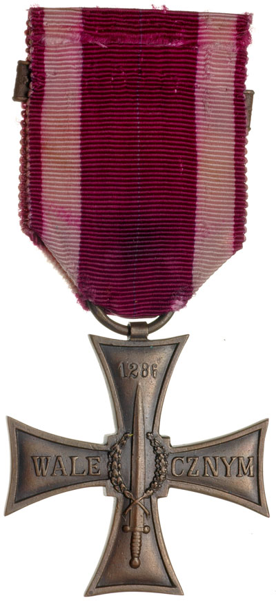 II Rzeczpospolita, Krzyż Walecznych bez daty, numer 1286, brąz 44 x 44 mm, wstążka, okucie brązowe