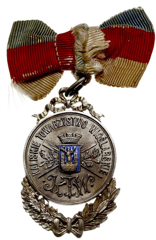 Odznaka Pamiątkowa Kaliskiego Towarzystwa Wioślarskiego, biały metal oksydowany 43.5 x 29 mm, emalia, wstążka