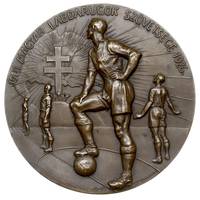 medal na 25 lecie Węgierskiego Związku Piłkarskiego 1901-1926 wręczany min. polskim piłkarzom i dz..