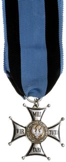 II RP, Krzyż Virtuti Militari, V klasa, wtórnik wykonany w srebrze 38 x 38 mm, emalia biała, czarna i zielona, na stronie odwrotnej państwowa punca srebra 3” i imiennik wytórcy JK (Jan Knedler), wstążka, ładnie zachowany