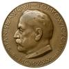medal sygnowany K. HUKAN (Karol Hukan) z 1930 r., poświęcony polskiemu konserwatorowi zabytków wie..