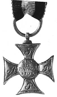miniatura krzyża Orderu Virtuti Militari z okresu Księstwa Warszawskiego, srebro pozłacane 17,5 mm