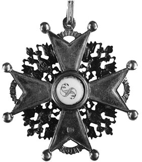 krzyż Orderu Św. Stanisława (III klasa) lata 80-te XIX w., złoto (punca 56 na uszku i litery ĘO na ramieniu), emaliaczerwona, biała i zielona, 39.5 x 39.5 mm, ubytki emalii