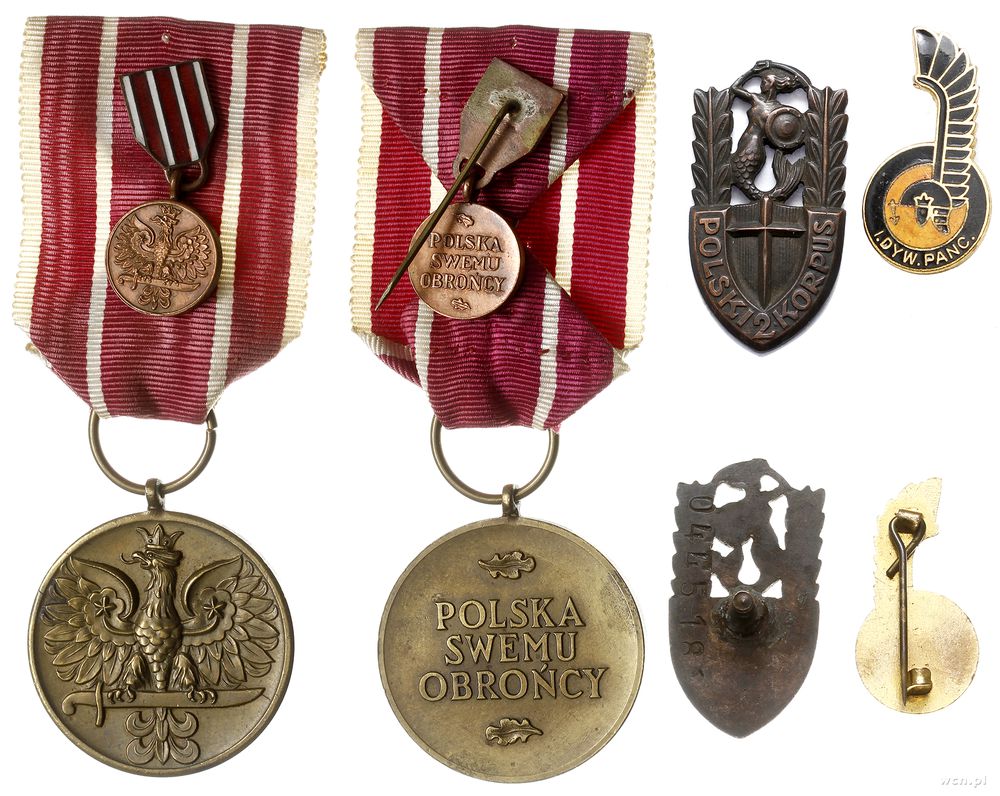 Medal Wojska Za Wojnę 1939 1945 Wraz Z Miniaturką Odznaka 2 Korpusu I Odznaka I Dywizji 