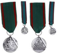 Polska, medal Za Ofiarność i Odwagę wraz z miniaturą