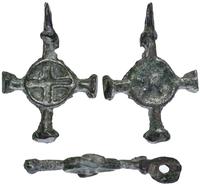 Krzyż XI–XII w., brąz lany, 17.3 x 25.2 mm, 1.47