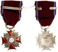 Srebrny Krzyż Zasługi z okuciem 1944–1952, Krzyż