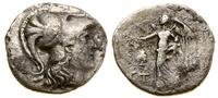 drachma ok. 205–100 pne, Aw: Głowa Ateny w hełmi