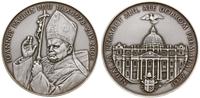medal pamiątkowy 2005, Aw: Półpostać błogosławią