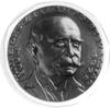 medal autorstwa Karla Goetza wybity w 1928 r. z okazji 90 rocznicy urodzin hrabiego Zeppelina Aw: ..