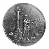 medal masoński XIX w., Aw: Mężczyzna z krzyżem ubrany w skórę z cyrklem w dłoni, wokół przybory po..
