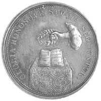 medal nagrodowy szkoły świdnickiej XVIII w., Aw: Ręka z wieńcem laurowym nad książką i napis w oto..