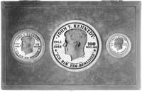 zestaw monet z 1988 r.; złote 250 dolarów, srebrne 100 i 50 dolarów, Au 10.00 g, Ag 183.30 g, łącz..