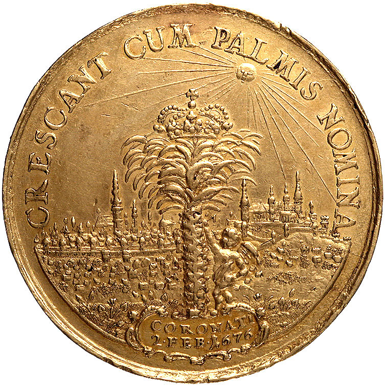 medal autorstwa Jana Höhna jun., wybity z okazji koronacji pary królewskiej w 1676 r., Aw: W ozdobnym wieńcu popiersia Jana III i małżonki w prawo, na ramce sygn. I.H., Rw: Palma z koroną królewską na tle Krakowa, u góry napis CRESCANT CUM PALMIS NOMINA, u dołu w kartuszu CORONATI 2 FEB 1676, H-Cz.2419 R1, Racz.207, złoto 47 mm, 52.04 g, piękny i rzadki medal