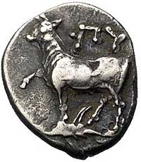 TRACJA- Byzantion, drachma albo siglos 416- 357 pne, Aw: Krowa stojąca na delfinie, u góry, Rw: Kw..