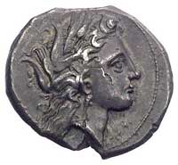Lukania-Metapont, stater 330-300 pne, Aw: Głowa Demeter w prawo, Rw: Kłos zboża, z prawej Nike, na..