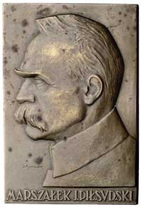 Józef Piłsudski- plakieta autorstwa Aumillera 1926 r.; Popiersie w bluzie brygadiera skierowane w ..