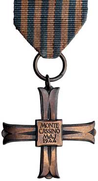 Krzyż Pamiątkowy Monte Cassino nr 15925 wraz z miniaturką, baretką i legitymacją nadany st. sierża..