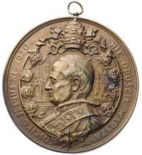 10 rocznica Cudu nad Wisłą- medal autorstwa St. R. Kożbielewskiego 1930 r., Aw: Popiersie nuncjusz..