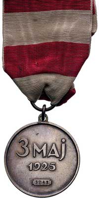 Medal 3-go Maja, srebro, 30 mm, nr 3243, wstążka nietypowa