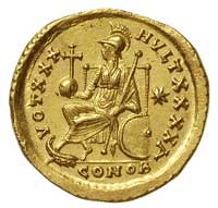 Teodozjusz II 402-450, solidus, Konstantynopol, Aw: Popiersie w hełmie i zbroi na wprost, napis w ..