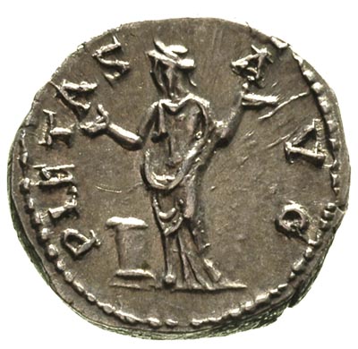 Hadrian 117-138, denar, Aw: Popiersie w prawo i napis w otoku, Rw: Pietas stojąca z uniesionymi rękami w lewo i napis wokoło, Sear 3513, BMC 685, ładny egzemplarz