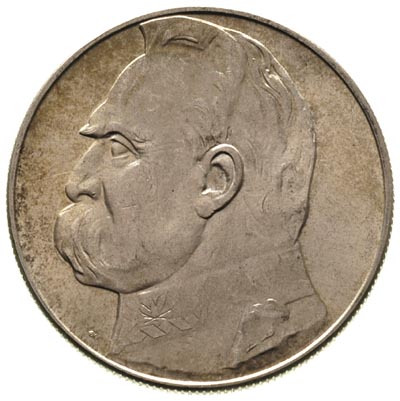 10 złotych 1935, Warszawa, Józef Piłsudski, Parchimowicz 124 b, bardzo drobne ryski, ale piękny egzemplarz z delikatną patyną