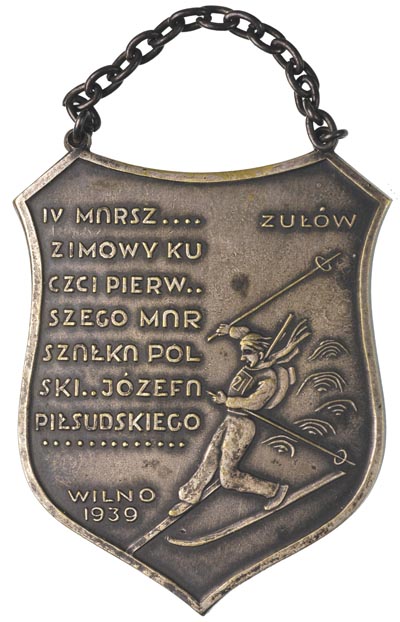 plakieta nieznanego projektanta i wytwórcy z łańcuszkiem do zawieszania z IV Marszu Zimowego ku czci Marszałka Józefa Piłsudskiego, Zułów Wilno 1939, biały metal 56 x 47 mm, patyna