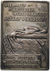 Józef Piłsudski - plakieta Leona Szatzsznajdera 1935 r., Aw: Kobieta  w stroju żałobnym przy trumn..
