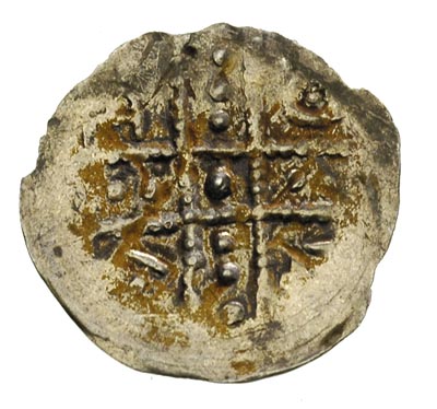Bolesław Wysoki 1163-1201, denar, Aw: Krzyż dwunitkowy z kulkami wewnątrz, w polu litery B-O-L-I, Rw: Niewyraźny rysunek dwóch postaci z proporcem, 0.25 g, Stronczyński 174