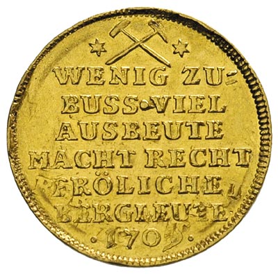 dukat górniczy 1709 ze złota w kopalni we Freibergu, Aw: Napis nad stokiem góry z symbolami 7 planet, Rw: Narzędzia górnicze i napis, złoto 3.43 g, Fr. 2834