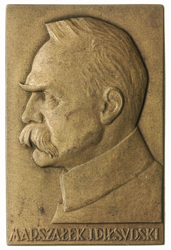 Marszałek Józef Piłsudski i Stefan Żeromski -plakiety Mennicy Państwowej sygnowane J. AVMILLER, 1926, brąz 40 x 27 mm, Strzałkowski -plakiety 5.a i 10.a, nakład około 2100 i 1100 sztuk, łącznie 2 egzemplarze