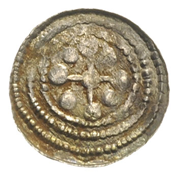 Bolesław III Krzywousty 1107-1138, denar, Aw: Rycerz przebijający włócznią smoka, Rw: Krzyż patriarchalny, w polach kulki, srebro 0.34 g, Str. 39, patyna