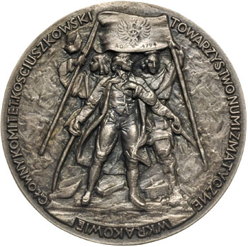 Tadeusz Kościuszko, medal autorstwa Franciszka Kalfasa 1946 r., Aw: Popiersie Kościuszki w prawo i napis wokoło, Rw: Stojący na wprost Naczelnik, za nim dwaj kosynierzy i napis wokół GŁÓWNY KOMITET KOŚ- CIUSZKOWSKI TOWARZYSTWO NUMIZMATYCZNE W KRAKOWIE, MMP 4, srebro 135.45 g, 62 mm