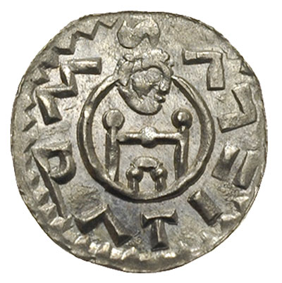 denar książęcy ok. 1061-1086, Aw: Głowa księcia w prawo ponad tronem, WRATIZLVS, Rw: Ręka z włócznią w lewo, S-WENCEZLV, srebro 0.70 g, Cach 361, Šmerda 162, pięknie zachowany