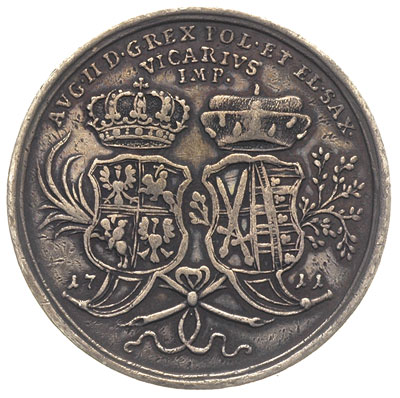 August II, medal wagi półtalara 1711 r, Aw: Postać Augusta II w stroju wikariusza Cesarstwa, Rw: Tarcze herbowe i napis powyżej AVG II D G REX POL ET EL SAX / VICARIVS / IMP po bokach tarcz data, srebro 14.14 g, w katalogu zbioru Merserburgera poz. 1495 (R) opisany jako srebrna odbitka czterodukatówki wikariackiej, rzadki