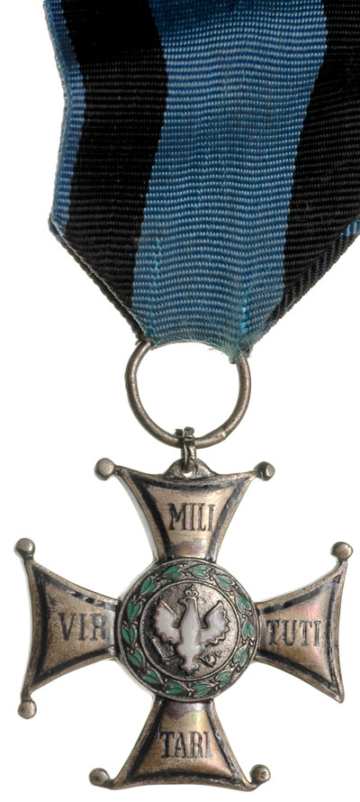 II Rzeczpospolita, Krzyż Virtuti Militari V klasa, wtórnik, srebro, uszkodzone kuleczki na ramionach krzyża, na stronie odwrotnej punca wytwórcy SO i państwowa cecha srebra \2\""