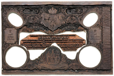 płyta do druku strony głównej banknotu 2 złote z 1863 roku, banknoty z Powstania Styczniowego nie są znane, gdyż cały nakład został zniszczony — pozostały jedynie projekty, płyty do druku i papier ze znakami wodnymi. Płyta ta została wykonana z metalu trawionego