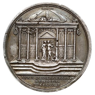 Przyznanie praw dysydentom, medal autorstwa J. L. Oexleina 1768 r., Aw: Popiersie króla w zbroi i w płaszczu trzy czwarte w lewo i napis STANISL AVGVST D G REX POL M D LITHV, Rw: W portyku świątyni całujące się Justitia i Pax, napis w odcinku IVRA DISSIDENTIBVS / REDDITA / MDCCLXVIII, srebro 38 mm, 21.67 g, H-Cz. 3099 (R2), Racz. 518, uszkodzenia na brzegu i na tle, patyna
