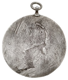 Aleksander Farnese 1545-1592, jednostronny sygnowany (sygnatura trudna do odczytania) medal z uszkiem. Popiersie księcia w prawo i napis wokoło ALEXANDER FARNESIVS P ET P PRINCEPS, srebro 45 mm, 21.62 g, późniejszy odlew, cyzelowany, patyna