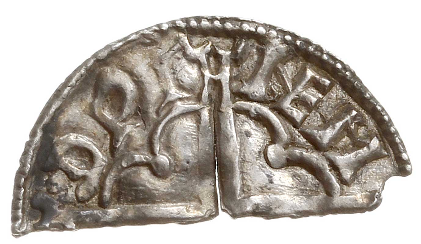 zestaw 2 połówek denarów: 1) Aethelred, połówka denara typu CRVX, mennica nieczytelna, mincerz Elfwine, ... LFPINE M..., srebro 0.77 g, Seaby 1148