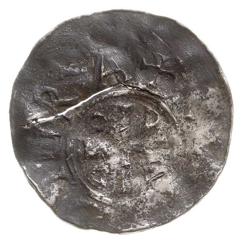 Saksonia, Otto III 983-1002, denar po 983 r. typu AETHELHEID, Aw: Kapliczka, Rw: Krzyż i ODDO,  srebro 1.45 g, Kluge 44, pęknięty, ciemna patyna